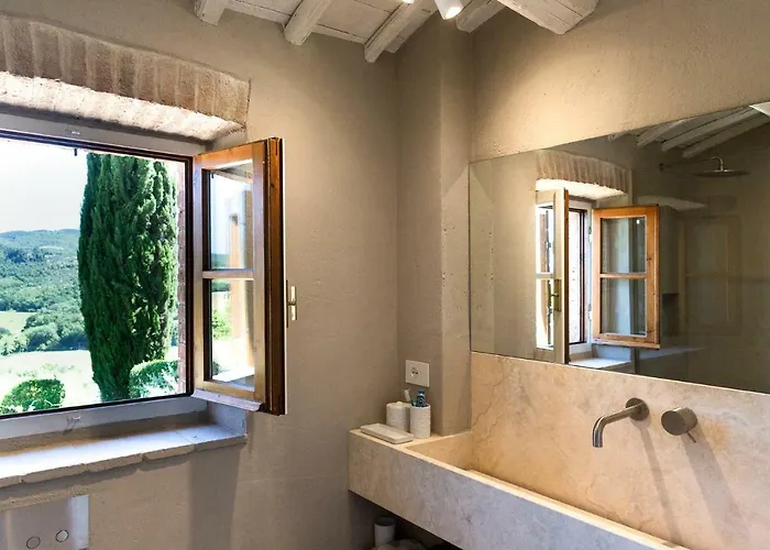 Luxury Serviced In A Historical Chianti Borgo Country house *