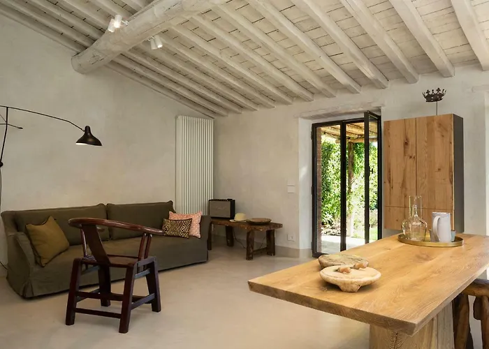 Country house Luxury Serviced In A Historical Chianti Borgo