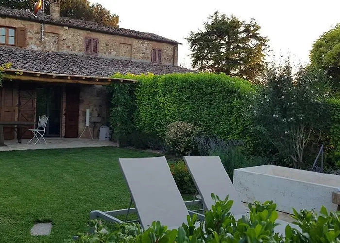 Luxury Serviced In A Historical Chianti Borgo Country house