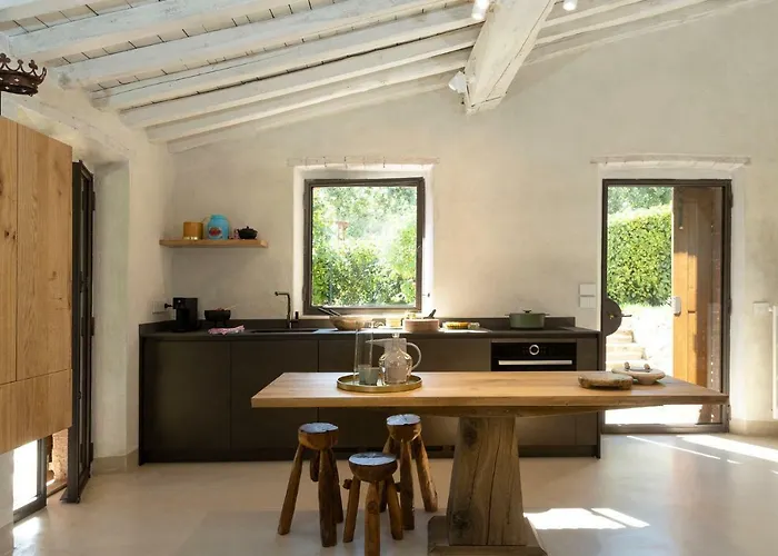 Luxury Serviced In A Historical Chianti Borgo *